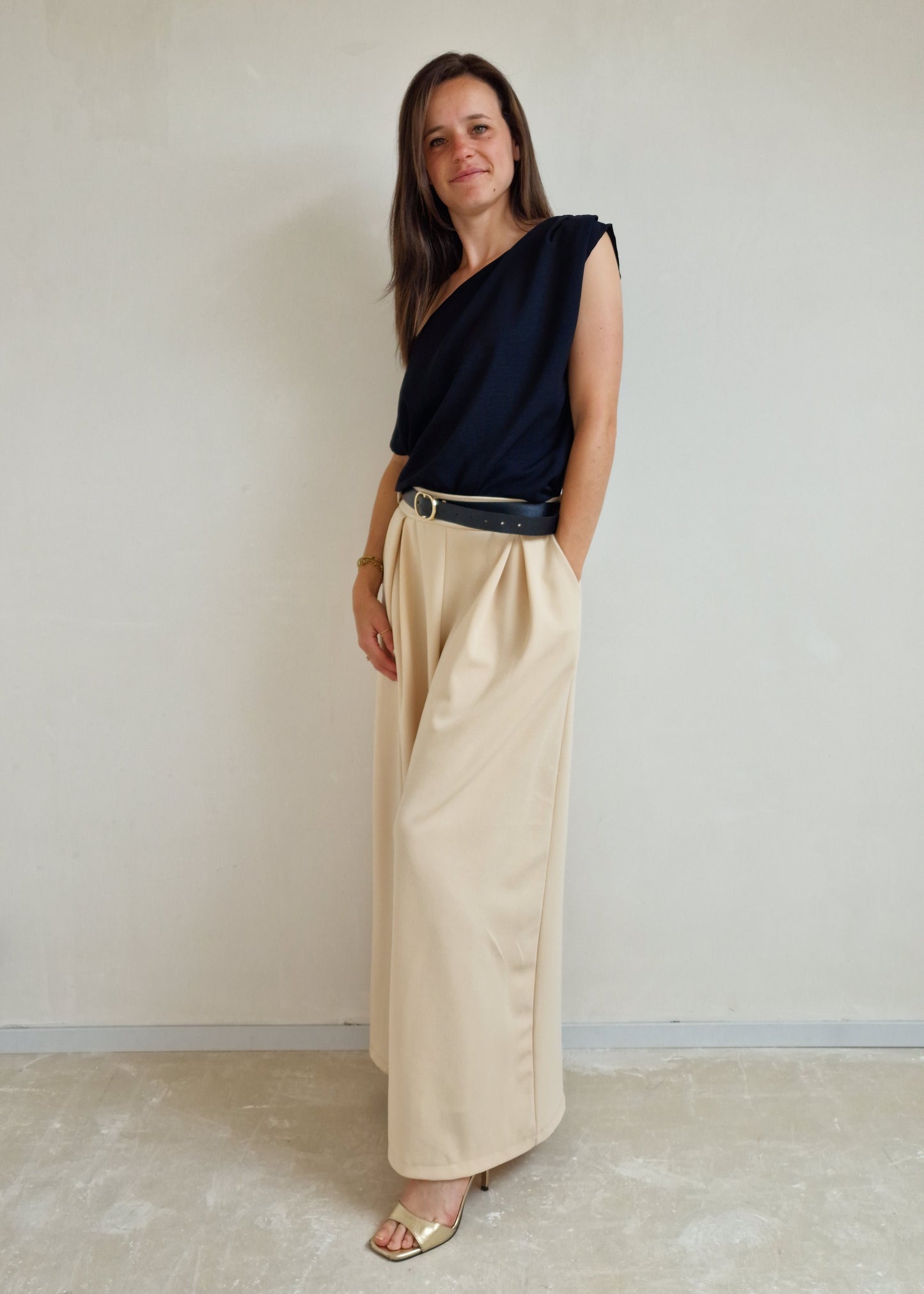 Pants with pockets, Beige