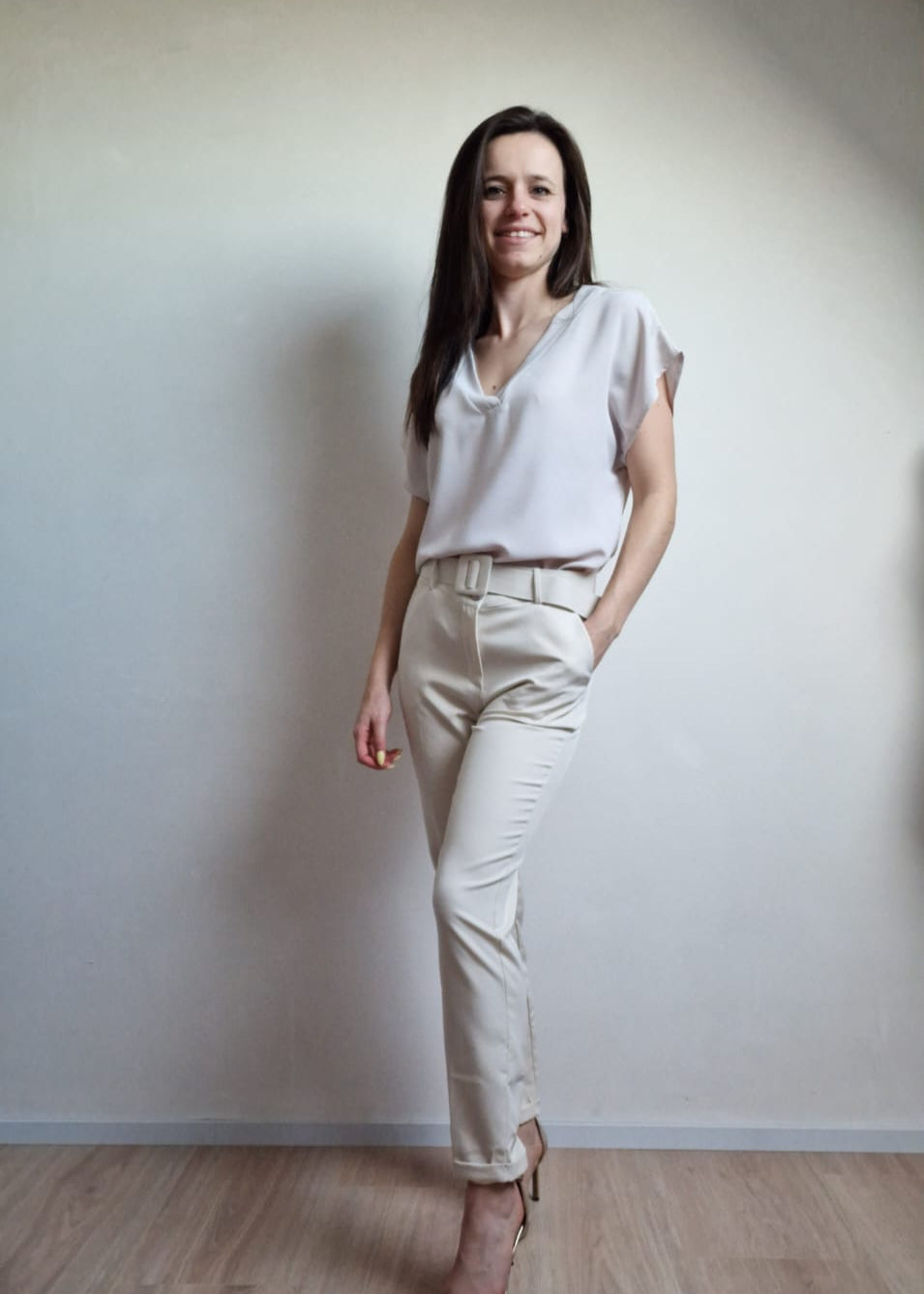 Top with V - beige